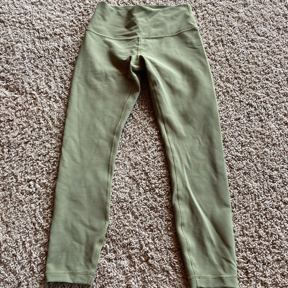 Women’s lululemon leggings *ribbed
